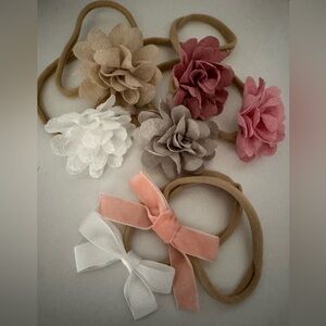 NWOT! Floral and Bow Hair Accessories Set